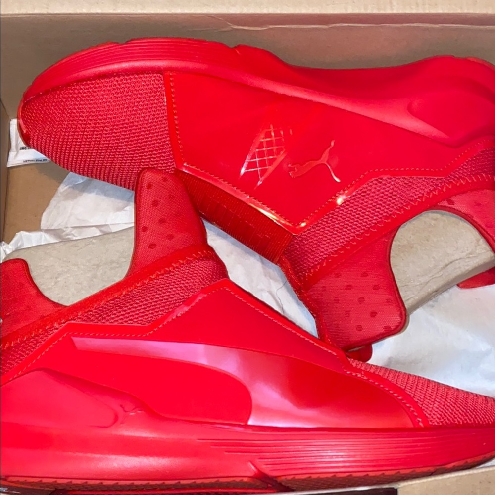 In Immaculate condition men puma shoe